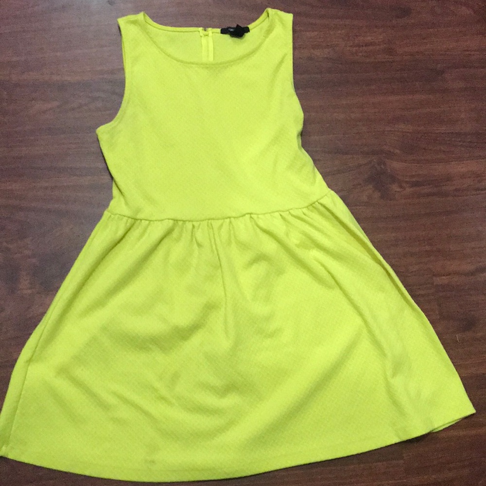 Yellow dress